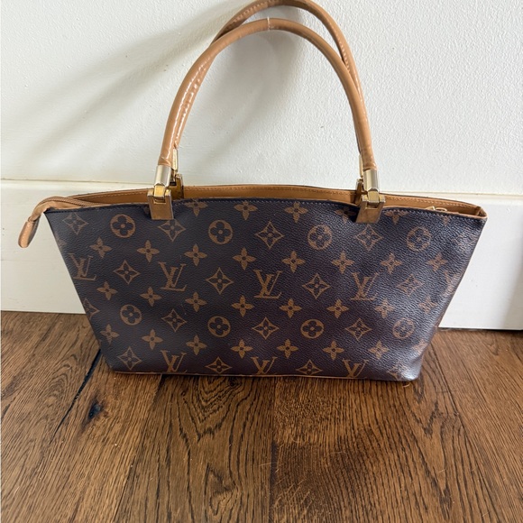 Louis Vuitton Monogram Brown Shoulder Bag - Picture 1 of 12